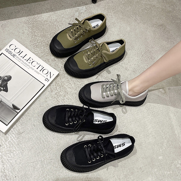 Moteriški sportbačiai su drobiniu padu