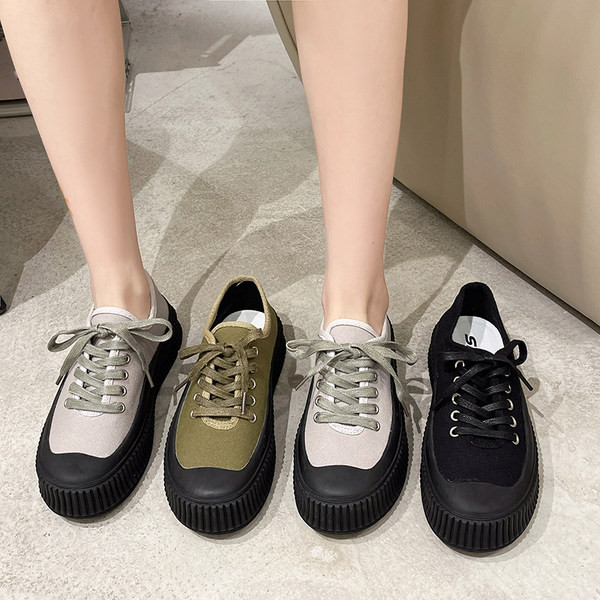 Moteriški sportbačiai su drobiniu padu