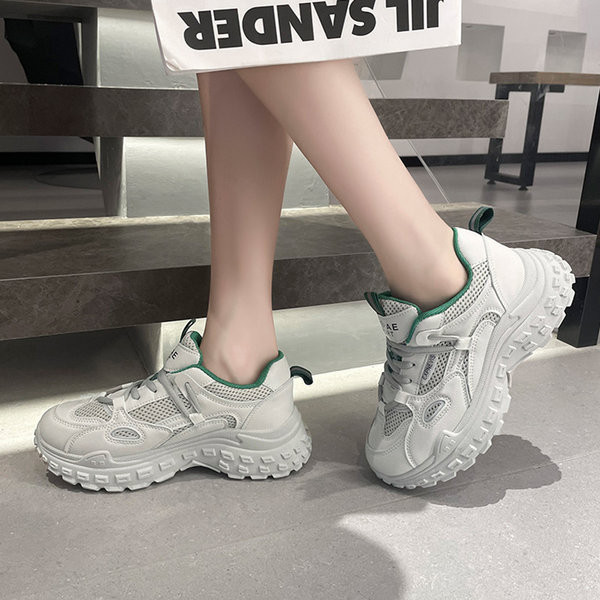 Moteriški sportiniai sportbačiai – aukštu padu