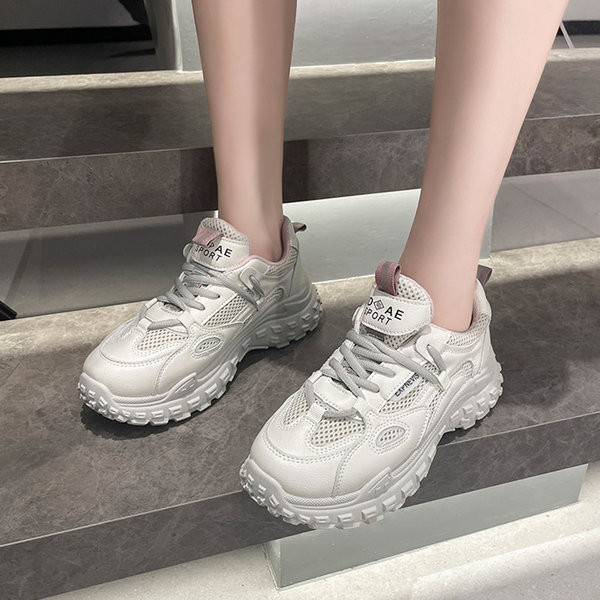 Moteriški sportiniai sportbačiai – aukštu padu