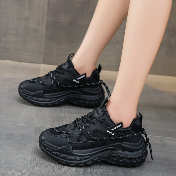 Naujo modelio moteriški sportbačiai iš kvėpuojančios medžiagos šiurkščiu padu