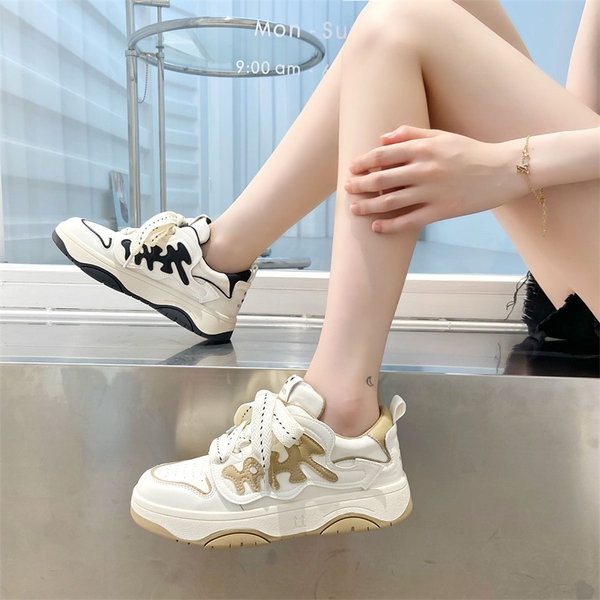 Moteriški sportiniai sportbačiai – su raišteliais