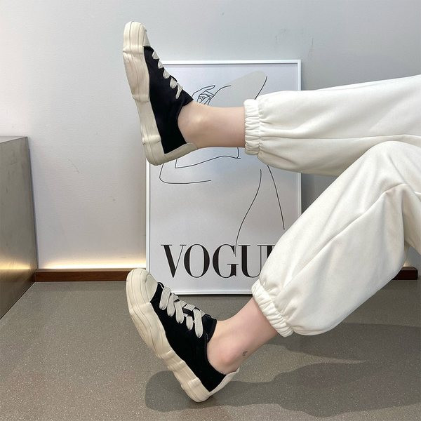 Női alkalmi tornacipők különböző színekben