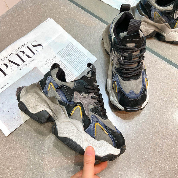 Moteriški sportbačiai su platforma – sportiniai