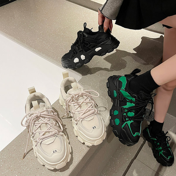 Moteriški laisvalaikio sportbačiai – su raišteliais