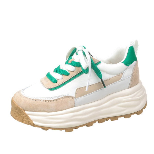 Moteriški sportbačiai su raišteliais ir lygiais padais