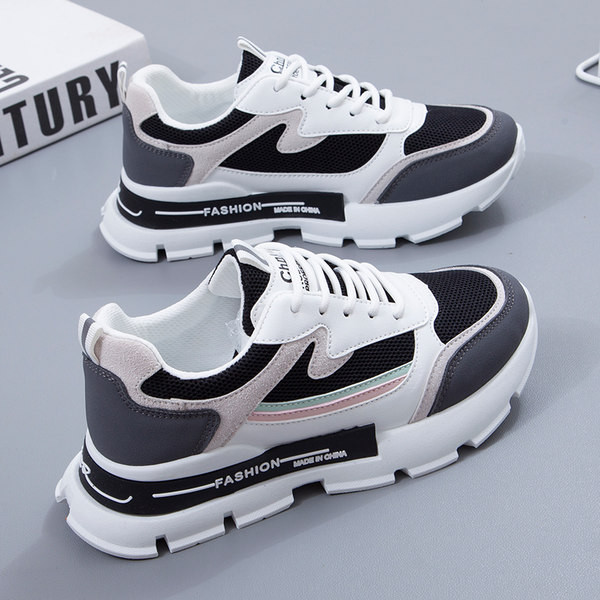 Moteriški sportiniai sportbačiai – su raišteliais