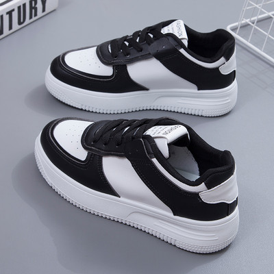 Γυναικεία sneakers από οικολογικό δέρμα με κορδόνια