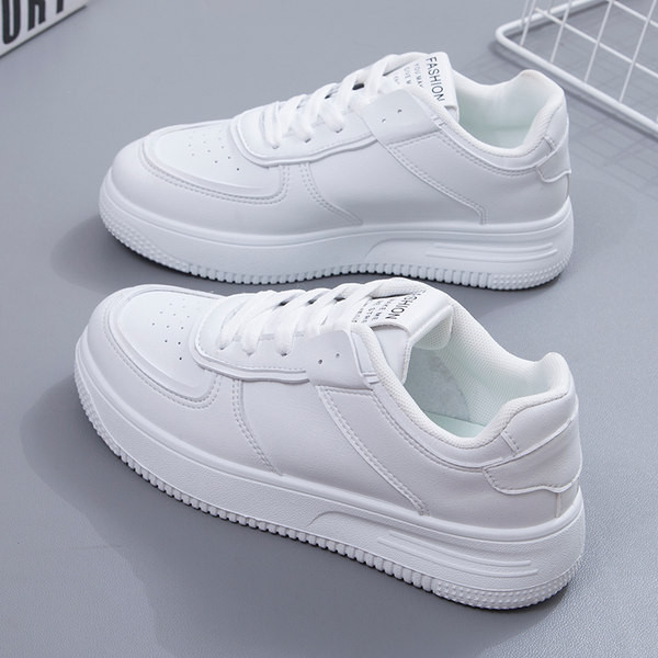 Γυναικεία sneakers από οικολογικό δέρμα με κορδόνια