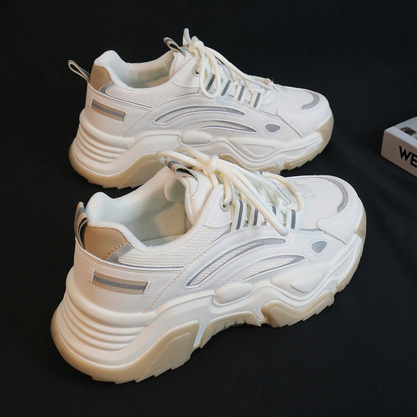 Naujo modelio moteriški sportbačiai - su raišteliais