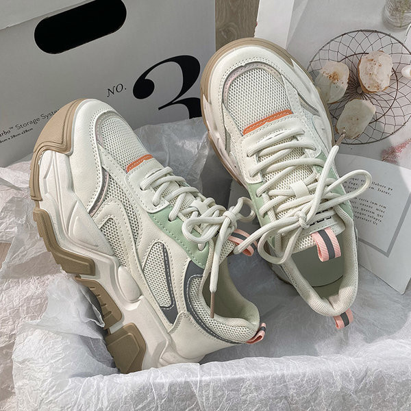 Uued naiste pitsilised tossud – vabaaja