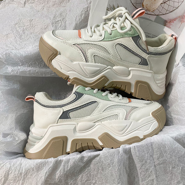 Uued naiste pitsilised tossud – vabaaja