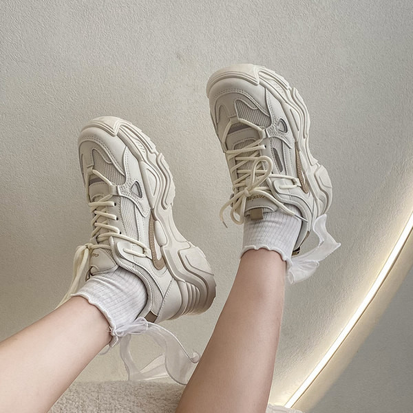 Nauji trijų spalvų moteriški sportbačiai