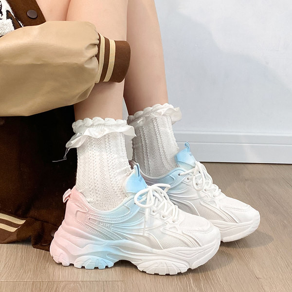 Įprasti vaivorykštių spalvų moteriški sportbačiai