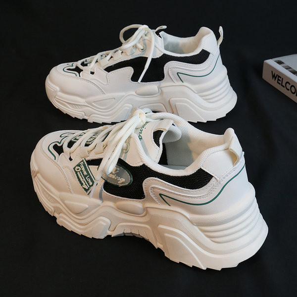 Γυναικεία casual sneakers με πλέγμα σε λευκό χρώμα