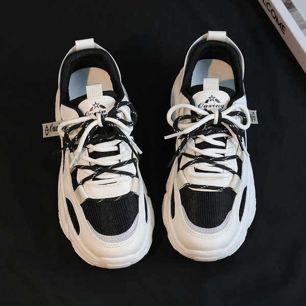 Naujo modelio vasariniai moteriški sportbačiai su 5cm aukščio padu ir spalvingais raišteliais