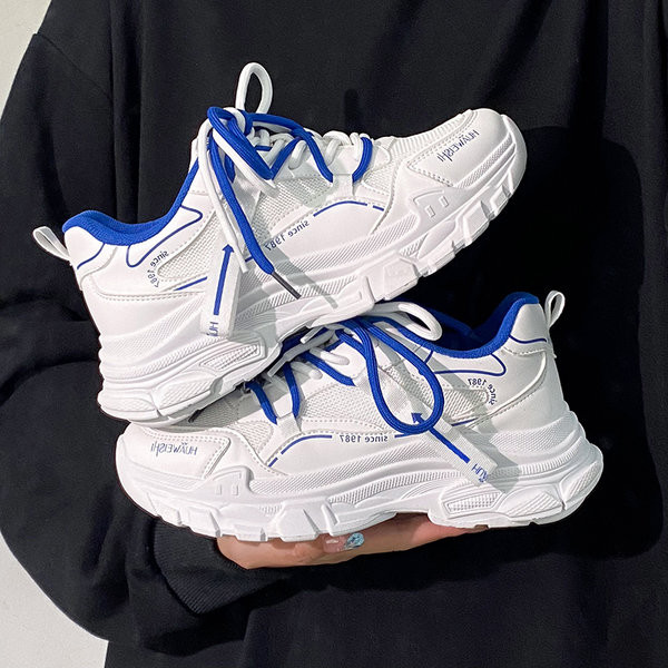 Moteriški sportbačiai su dviejų atspalvių raišteliais