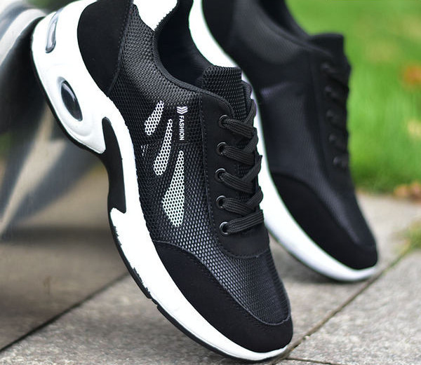 kolmes värvitoonis meeste hingavad tossud