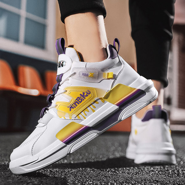 Įvairių spalvų ir dekoracijų vyriški sportbačiai