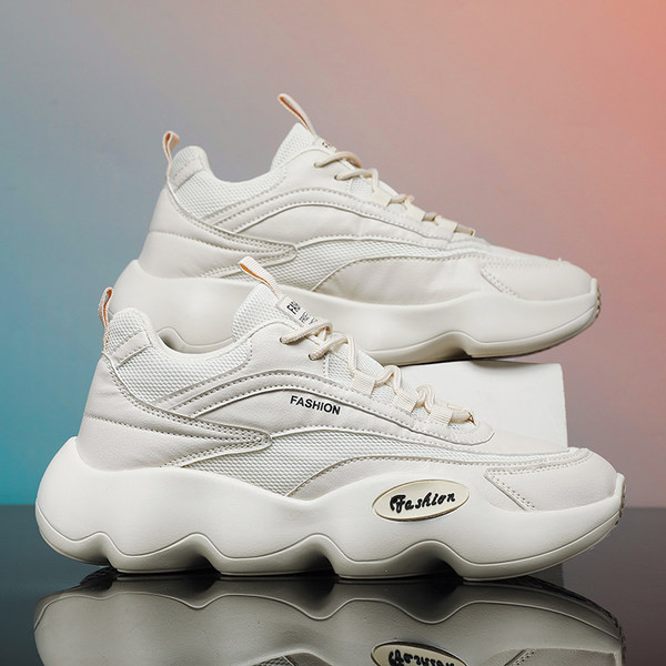 Vyriški sportbačiai iš eko odos su trijų spalvų užrašais