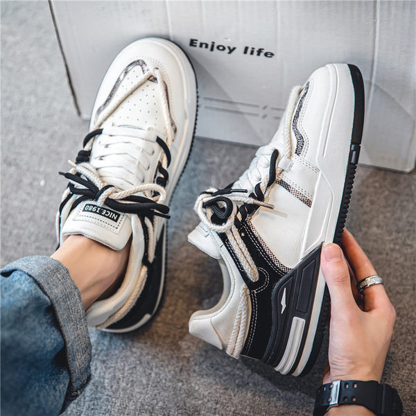 Vyriški sportbačiai su raišteliais ir zomšos elementais