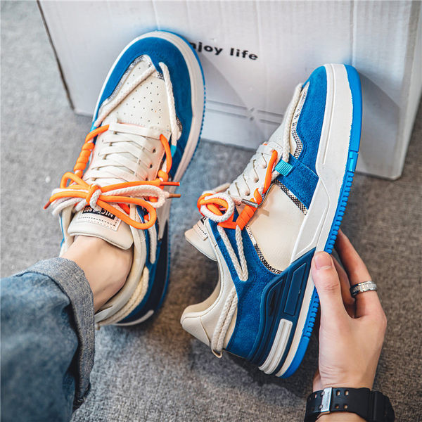 Vyriški sportbačiai su raišteliais ir zomšos elementais