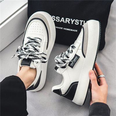 Férfi tornacipő színes fűzővel