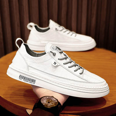 Ανδρικά sneakers δερμάτινα με κορδόνια και επιγραφή