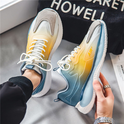 Trijų spalvų vyriški kvėpuojantys sportbačiai su raišteliais