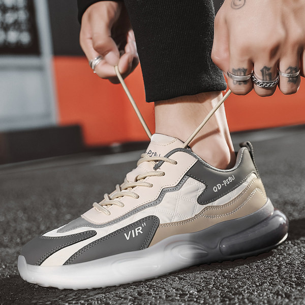 Nauji vyriški sportbačiai - su raišteliais