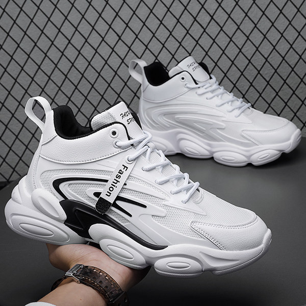 Vyriški sportbačiai grubiu padu ir dekoratyviniais elementais