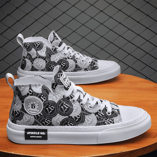 Vyriški sportbačiai – kamufliažas