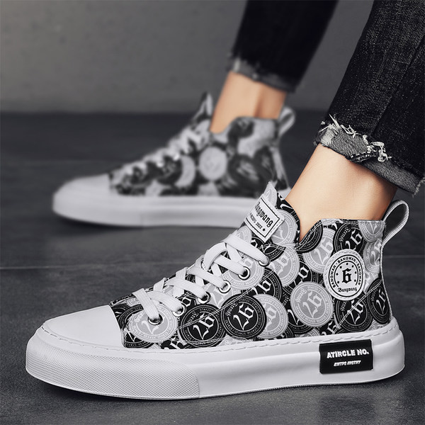 Vyriški sportbačiai – kamufliažas