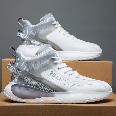 Vyriški sportbačiai su užrašu ir dekoratyviniais elementais