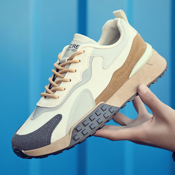 Vyriški sportbačiai iš zomšos ir odos plokščiu padu