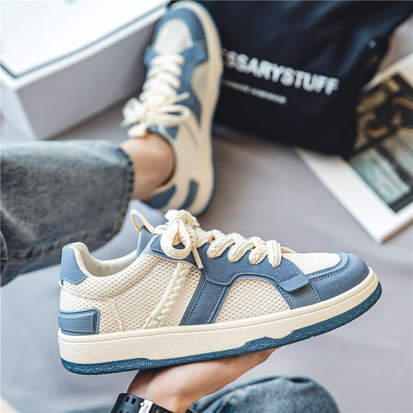 Moteriški sportbačiai su tinkleliu ir zomša