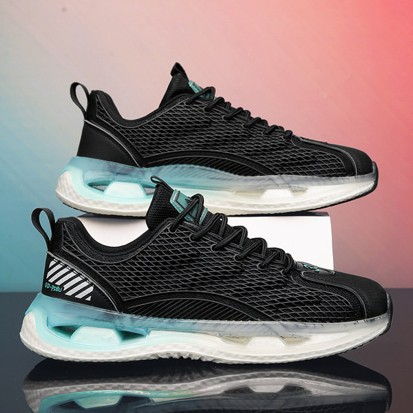 Įvairių spalvų vyriški sportbačiai