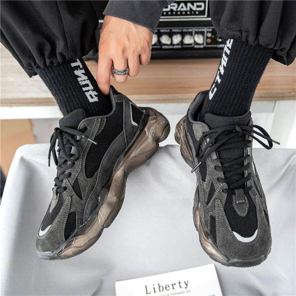 Női velúr tornacipő durva talppal