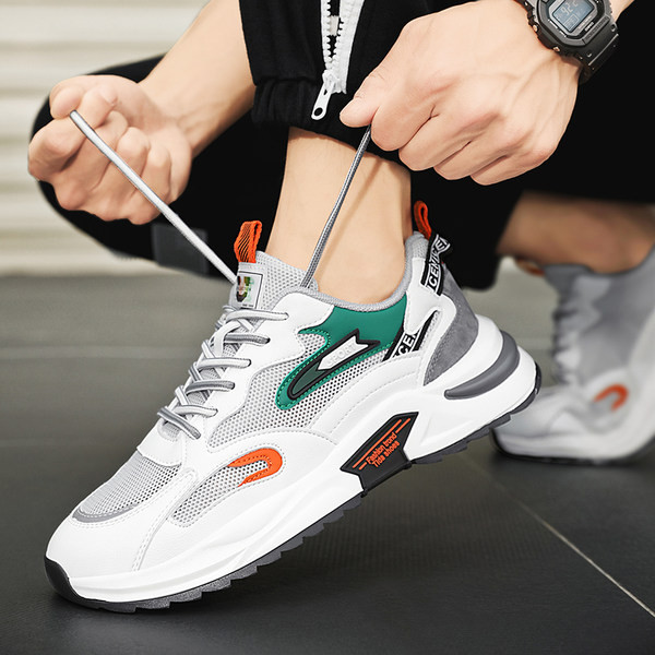 Vyriški sportiniai sportbačiai – pralaidūs orui