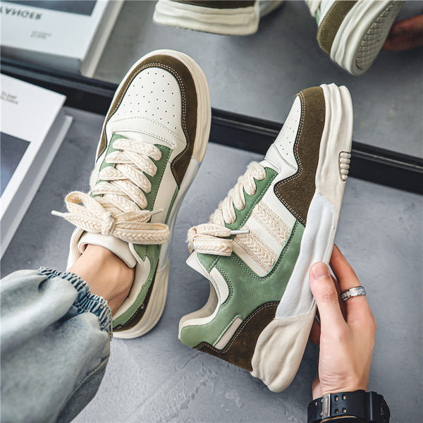 Alkalmi, színes férfi tornacipők