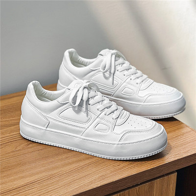 Sirge talla ja paeltega meeste tossud