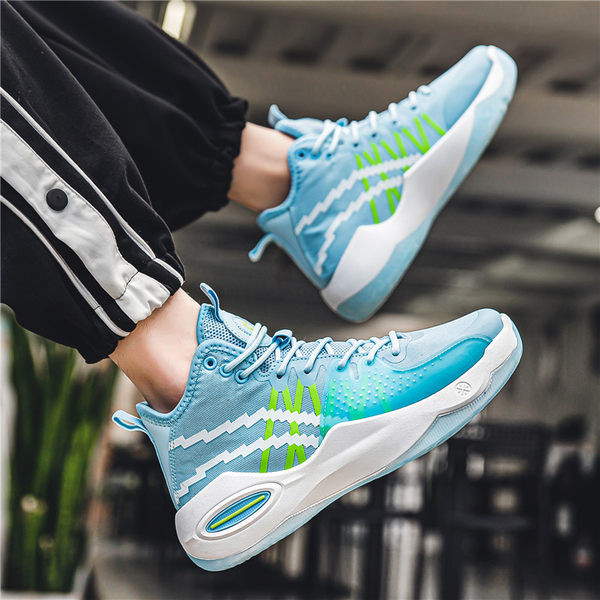 Vyriški sportbačiai su raštuotais motyvais ir dekoratyviniais elementais