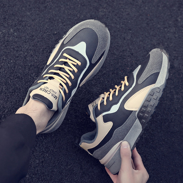 Többszínű motívumokkal, lapos talpú férfi velúr tornacipő