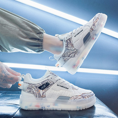 Vyriški sportbačiai apvalus modelis su dekoratyviniais elementais ir spalvotu padu