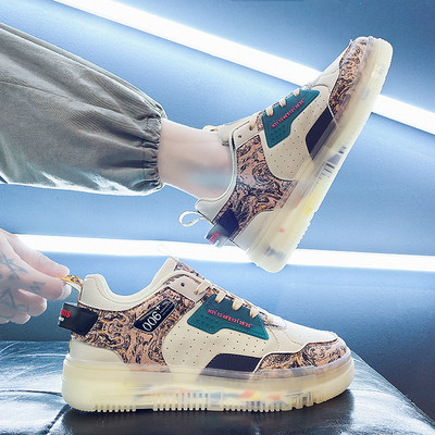 Vyriški sportbačiai apvalus modelis su dekoratyviniais elementais ir spalvotu padu