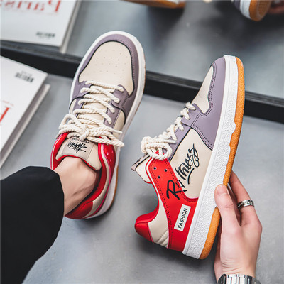 Vyriški sportbačiai su įvairių spalvų elementais