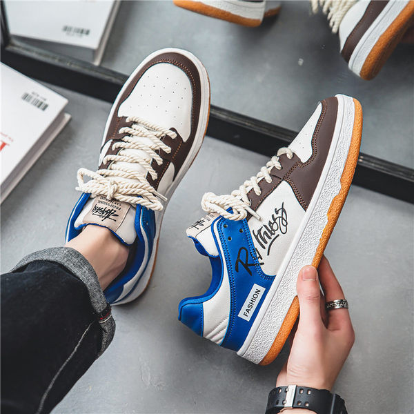 Vyriški sportbačiai su įvairių spalvų elementais