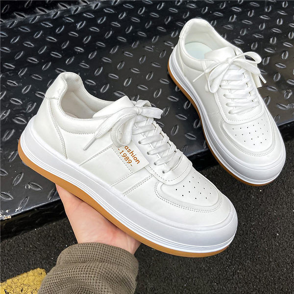 vyriški sportbačiai baltos spalvos lygiu padu