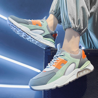 Vyriški sportbačiai grubiu padu ir raišteliais