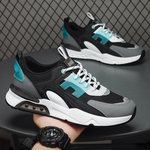 Vyriški sportbačiai grubiu padu ir raišteliais